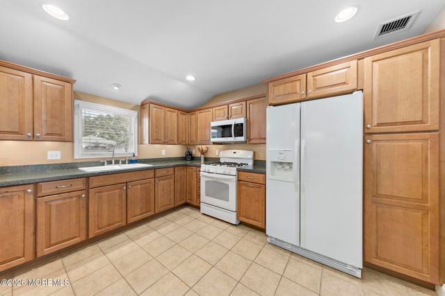 211 3rd Avenue, Tuckerton, NJ 08087