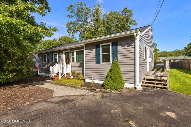 211 3rd Avenue, Tuckerton, NJ 08087