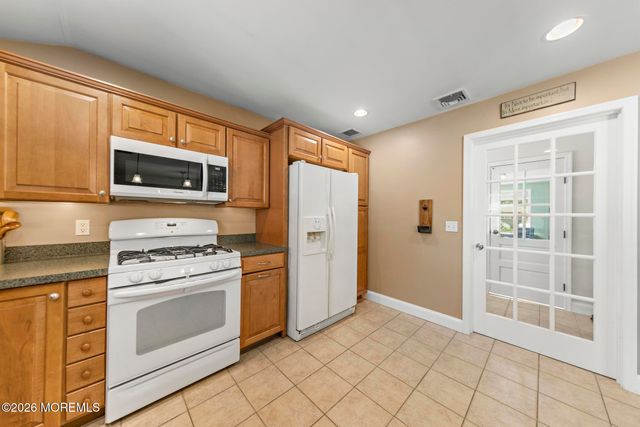 211 3rd Avenue, Tuckerton, NJ 08087