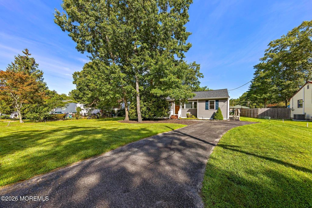 211 3rd Avenue, Tuckerton, NJ 08087
