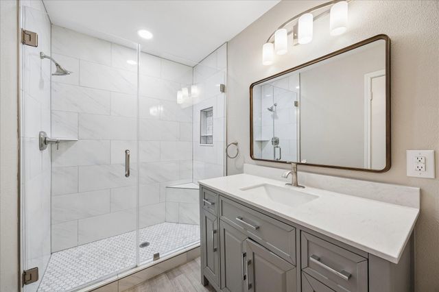 401 Bendwood Drive 35, Houston, TX 77024