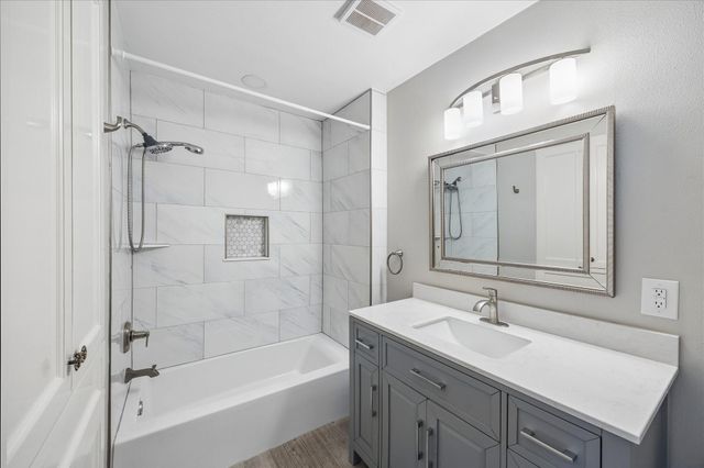 401 Bendwood Drive 35, Houston, TX 77024