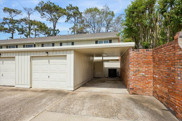 401 Bendwood Drive 35, Houston, TX 77024