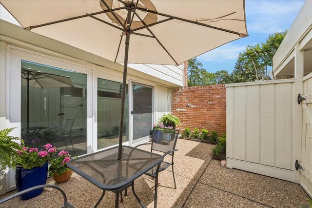 401 Bendwood Drive 35, Houston, TX 77024