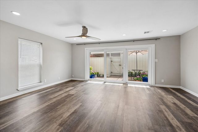 401 Bendwood Drive 35, Houston, TX 77024