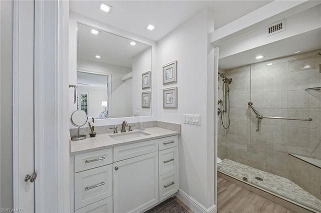 2875 Gulf Shore BLVD N 106, Naples, FL 34103