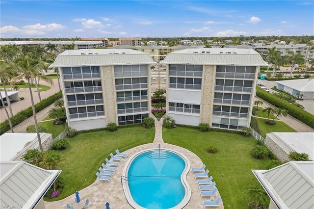 2875 Gulf Shore BLVD N 106, Naples, FL 34103