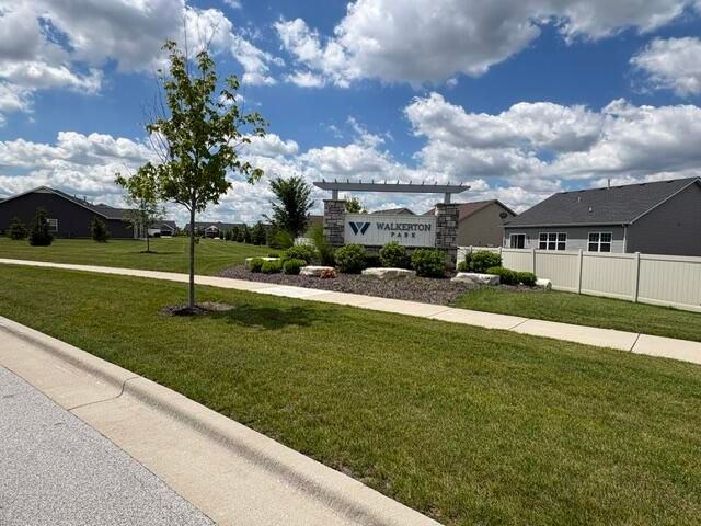 11844 Kentucky Street, Crown Point, IN 46307