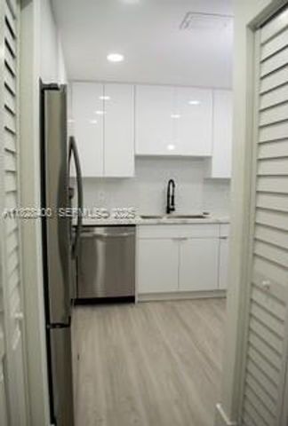 968 N 18th Court, Hollywood, FL 33020