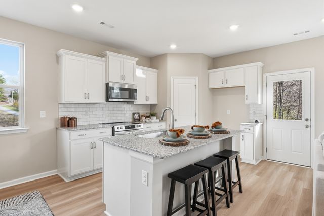28 Aurora Cir, Fayetteville, TN 37334