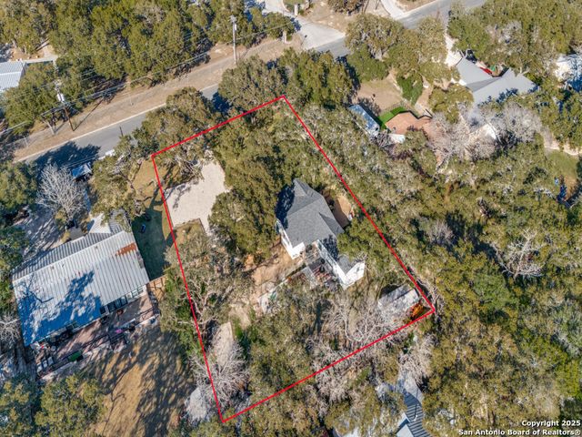 221 W Highland Dr, Boerne, TX 78006
