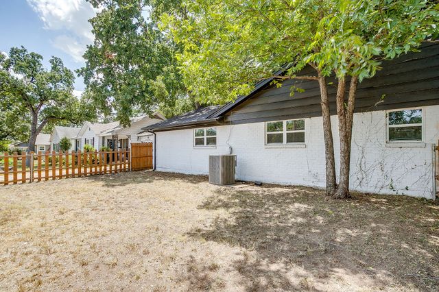 2536 Daisy Lane, Fort Worth, TX 76111