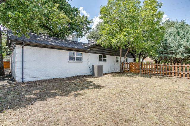 2536 Daisy Lane, Fort Worth, TX 76111