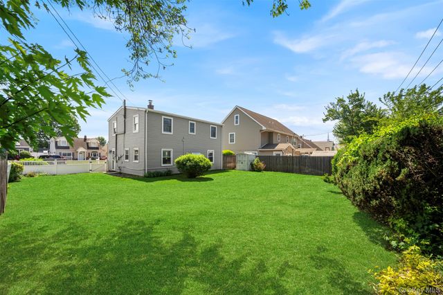 11 Balsam Lane, Levittown, NY 11756