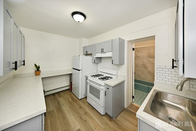 652 penn Street, Perth Amboy, NJ 08861