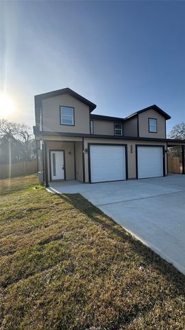 153 S 10th Street A, Conroe, TX 77301