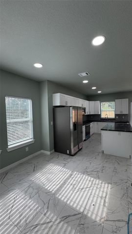 153 S 10th Street A, Conroe, TX 77301