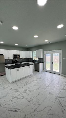 153 S 10th Street A, Conroe, TX 77301