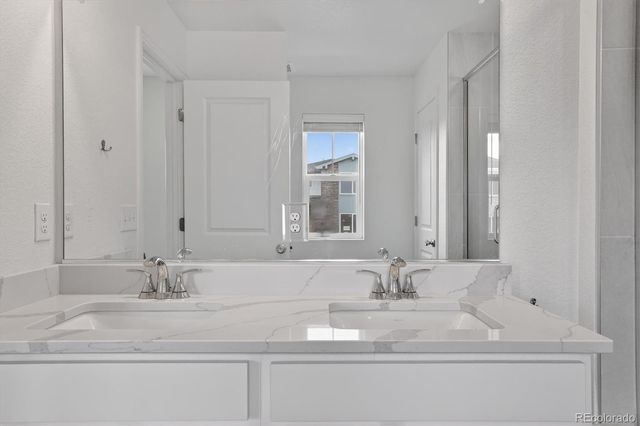 21233 E 63rd Drive, Aurora, CO 80019