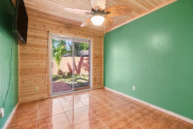 519 Orleans Street, League City, TX 77573