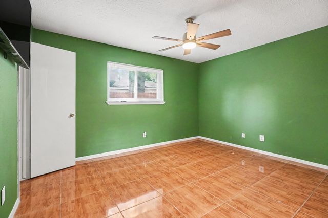 519 Orleans Street, League City, TX 77573