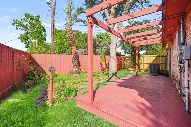 519 Orleans Street, League City, TX 77573