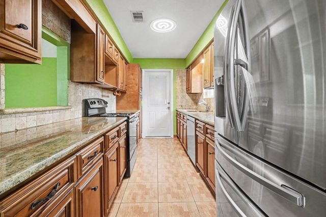 519 Orleans Street, League City, TX 77573