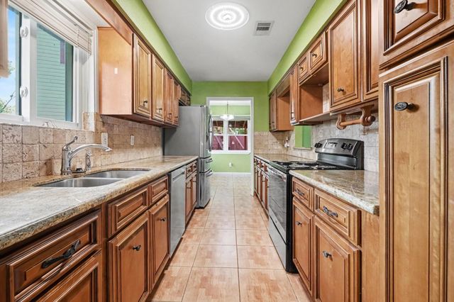 519 Orleans Street, League City, TX 77573