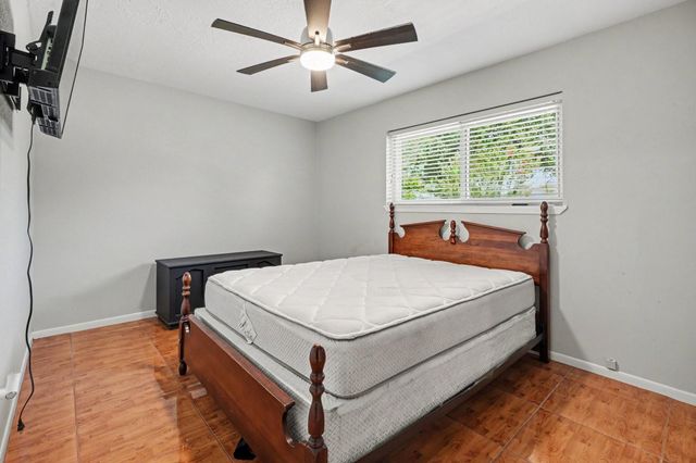 519 Orleans Street, League City, TX 77573