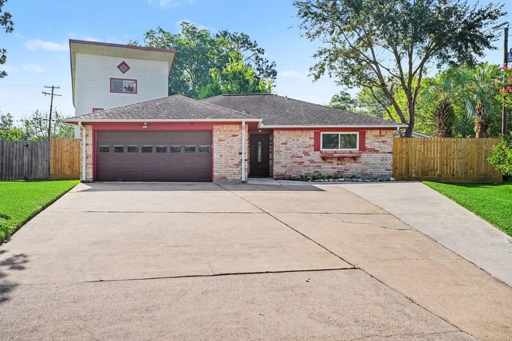 519 Orleans Street, League City, TX 77573