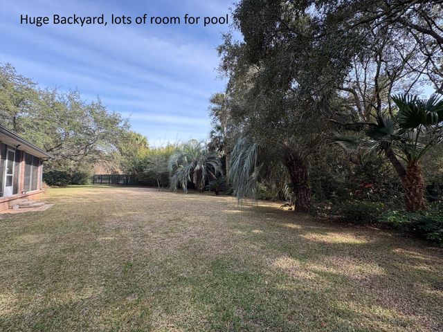 6965 Summit Drive, Navarre, FL 32566