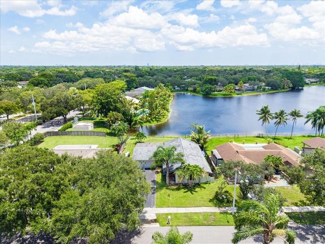 4201 W Sailboat Dr 1, Cooper City, FL 33026