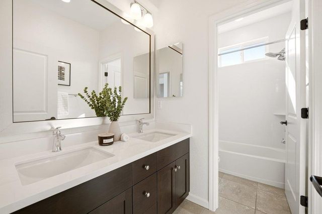 1530 Central Avenue, Hollister, CA 95023