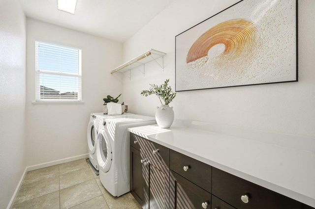 1530 Central Avenue, Hollister, CA 95023