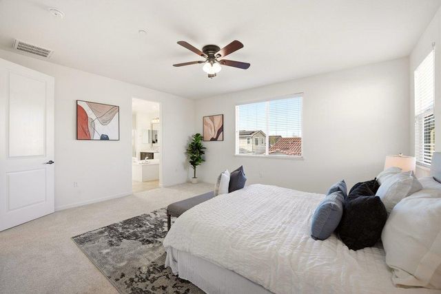 1530 Central Avenue, Hollister, CA 95023