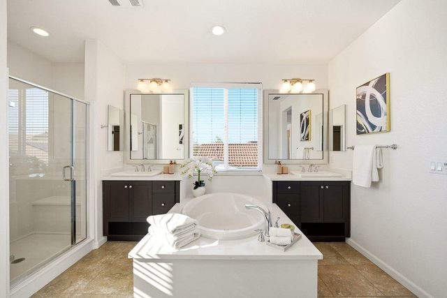 1530 Central Avenue, Hollister, CA 95023