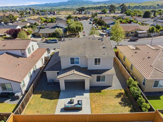 1530 Central Avenue, Hollister, CA 95023