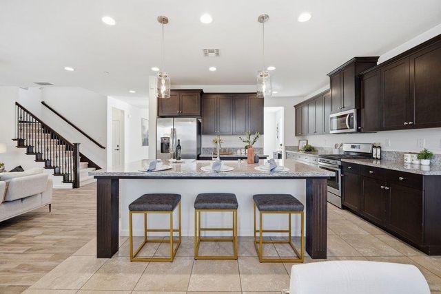 1530 Central Avenue, Hollister, CA 95023