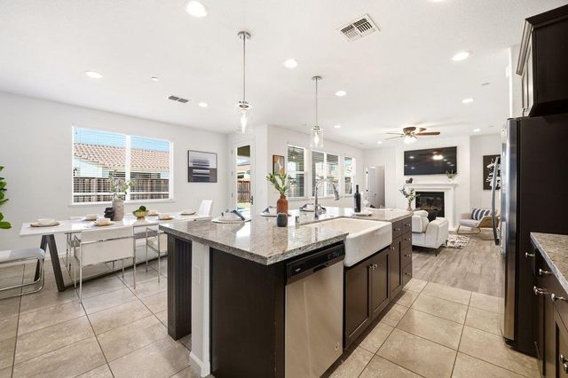 1530 Central Avenue, Hollister, CA 95023