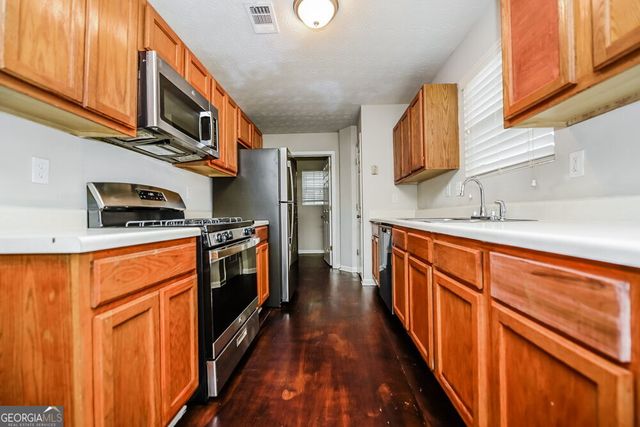 6075 Flagstaf Walk, Mcdonough, GA 30252