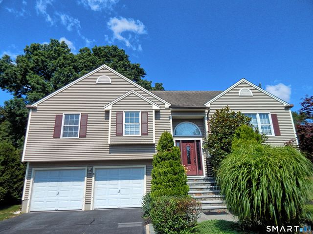 8 Hattie Lane, Milford, CT 06461