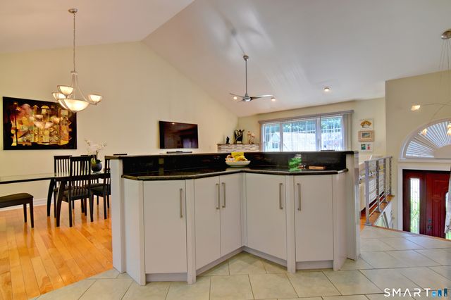 8 Hattie Lane, Milford, CT 06461