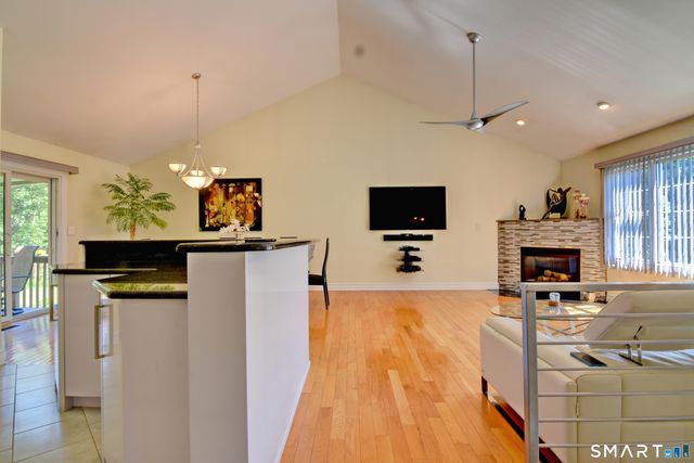 8 Hattie Lane, Milford, CT 06461