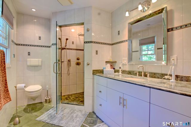 8 Hattie Lane, Milford, CT 06461