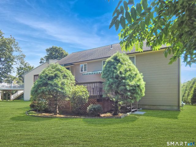 8 Hattie Lane, Milford, CT 06461