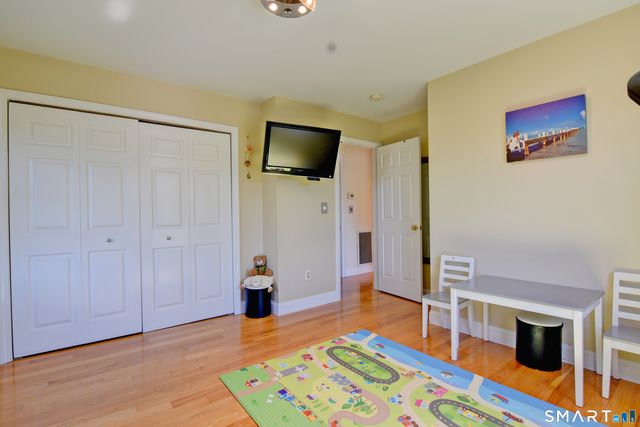 8 Hattie Lane, Milford, CT 06461