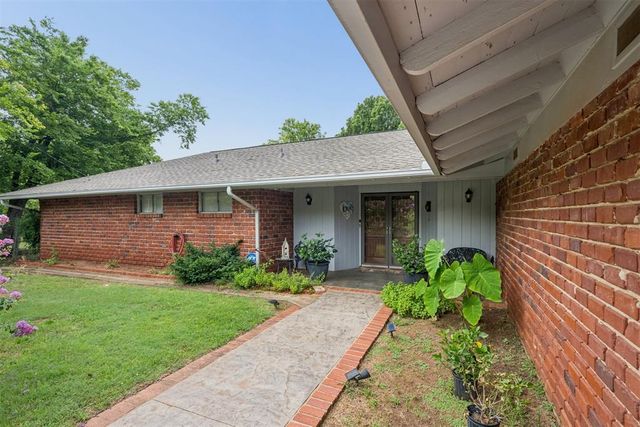9409 SILVER LAKE Drive, Oklahoma City, OK 73162