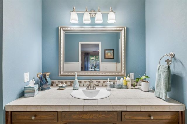 9409 SILVER LAKE Drive, Oklahoma City, OK 73162