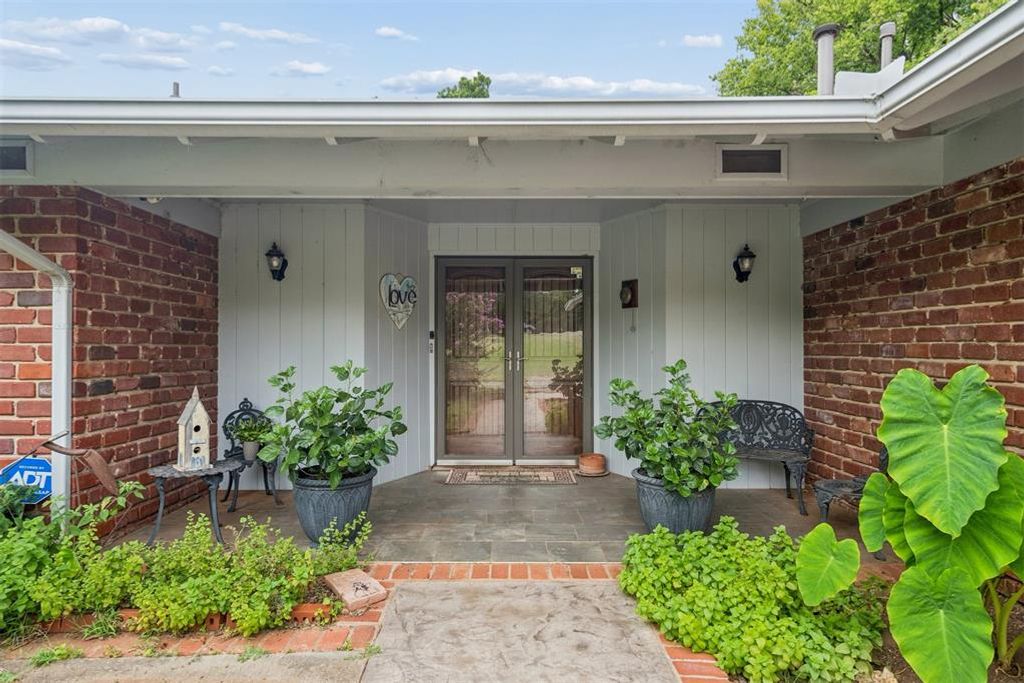 9409 SILVER LAKE Drive, Oklahoma City, OK 73162
