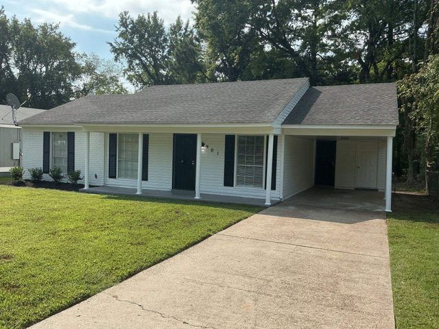 901 CHESTERTON DR, Memphis, TN 38127